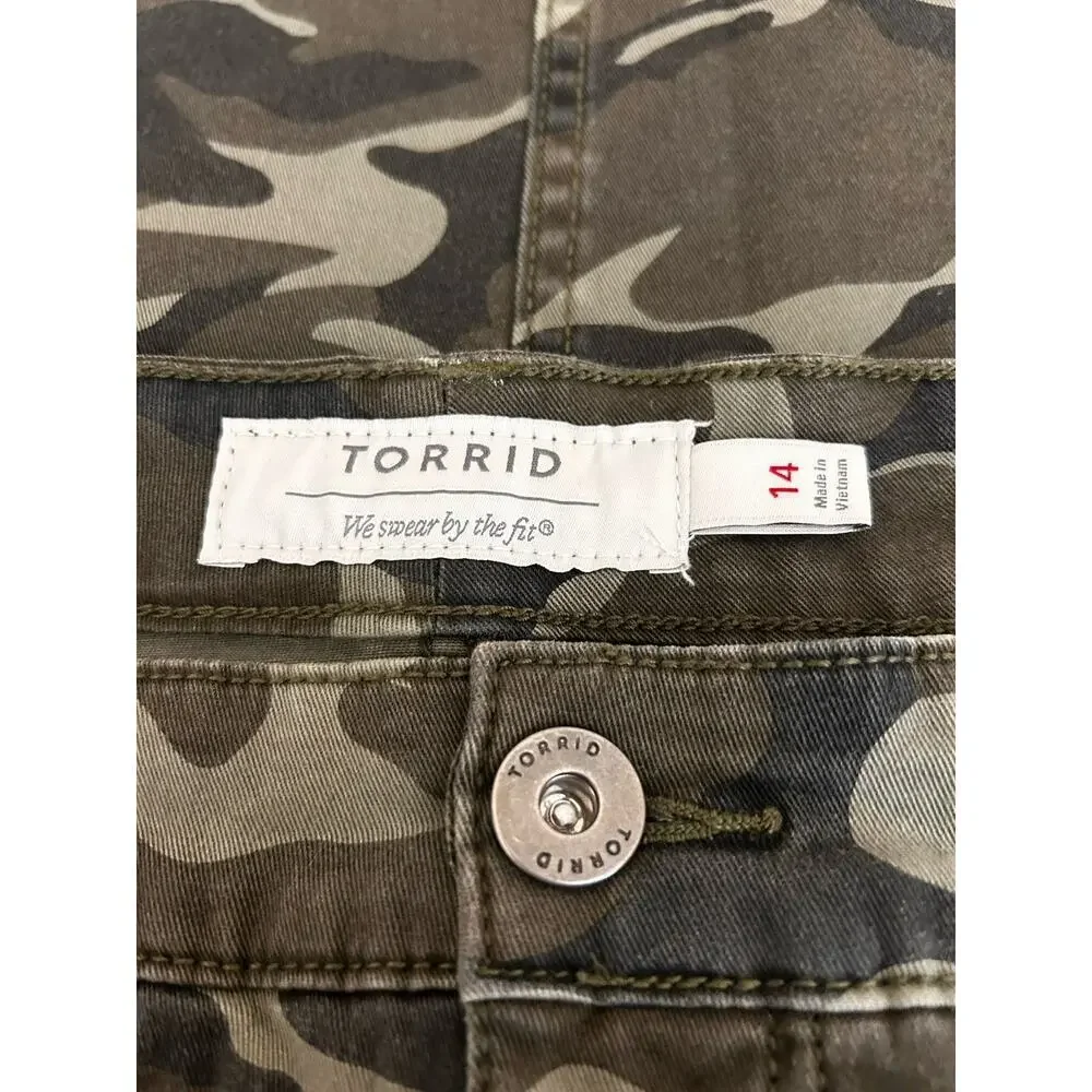 Torrid Women’s Green Camouflage Knee Length Pencil Denim Skirt Grunge Size 14